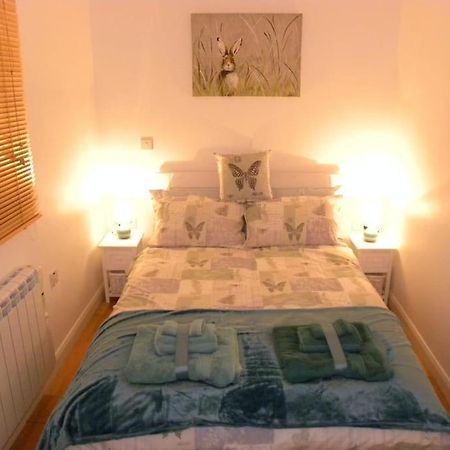Oakey Orchard - Cosy Apartment In Tamar Valley, Cornwall Saint Dominick ภายนอก รูปภาพ